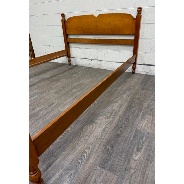 Vintage Full Size Colonial Style Solid Maple Low Poster Bed For Sale - Image 9 of 15