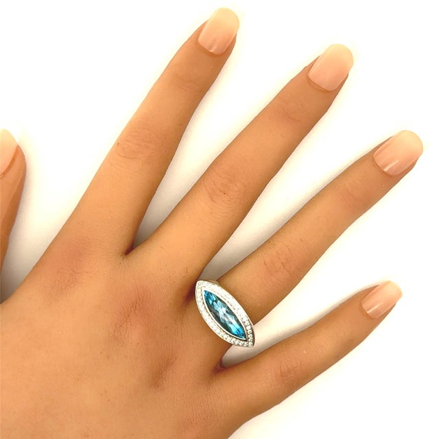 4.50 Carat Blue Topaz Diamond 18k Two-Tone Gold Halo Ring, Size 7 For Sale In Los Angeles - Image 6 of 6