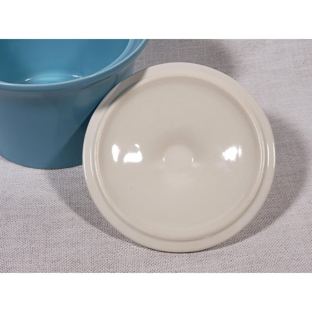 Ceramic Vintage Original Mid Century Modern Atomic Style Shawnee Pottery Casserole Dish & Lid For Sale - Image 7 of 9