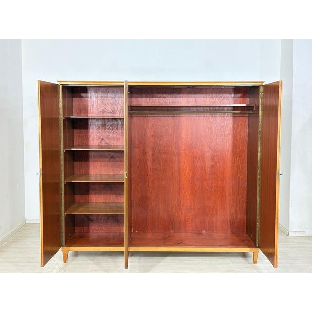 Very nice vintage wardrobe in good condition. Original 1960s, very good condition. Wood: Birch. Key included. Dimensions:...