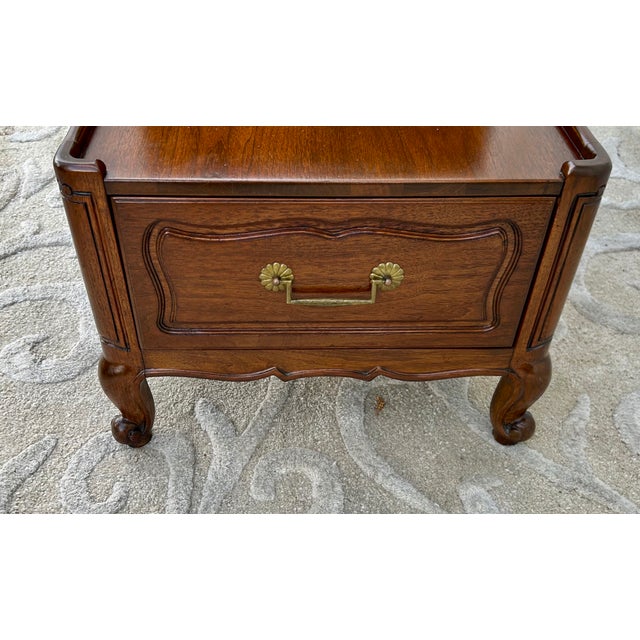 Heritage Henredon Walnut Tables French Louis XV 2 Tier Step Side End Pair 60s For Sale - Image 14 of 15