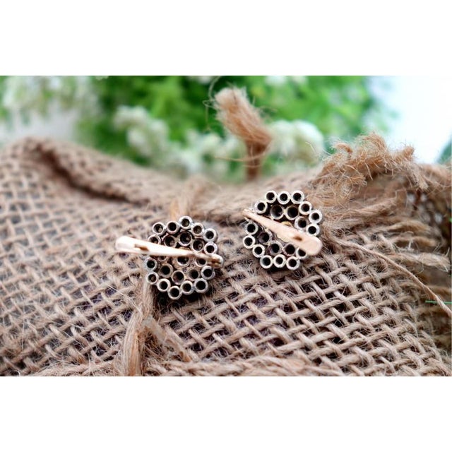 Earrings in 19.2k Gold and Paw with Diamonds, Set of 2 For Sale - Image 6 of 7