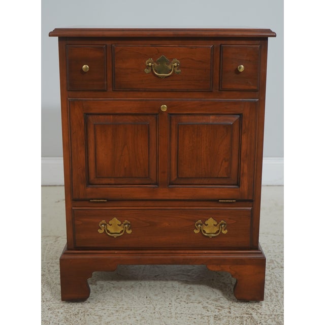 Chippendale Pair of Henkel Harris Cherry 4 Drawer Chests Nightstands For Sale - Image 3 of 18