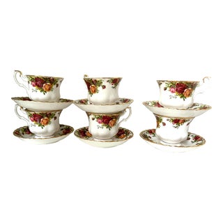 1960s Royal Albert Bone Old Country Roses Tea Cups and Saucers Set- 12 Pieces For Sale