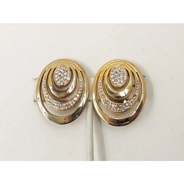 1984 Vintage Mimi di N Oval Rhinestone Clip Earrings- 2 Pieces For Sale In Philadelphia - Image 6 of 9