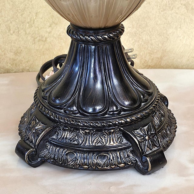 Vintage Neoclassical Urn Table Lamp With Frosted Glass & Dual Night Light For Sale - Image 9 of 18