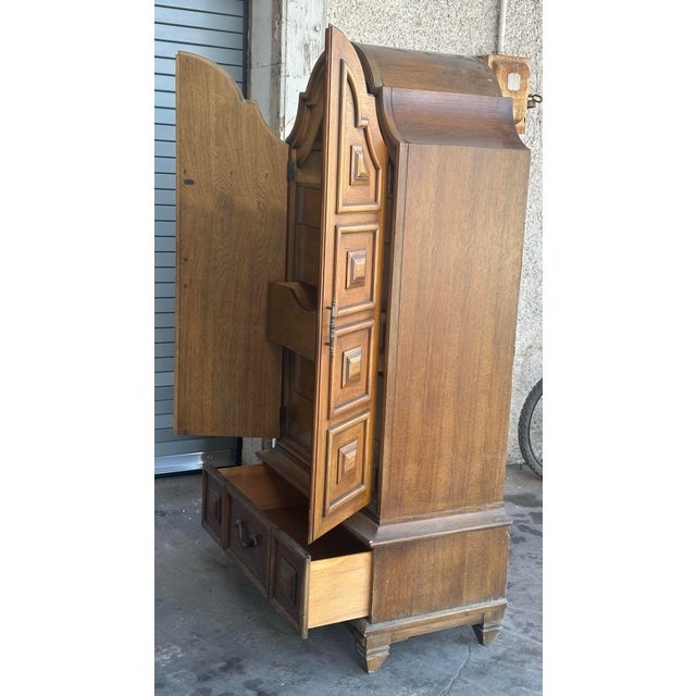 Thomasville Spanish Colonial Hollywood Regency Style Mid Century Oak Armoire - Vintage 1960s For Sale - Image 11 of 11