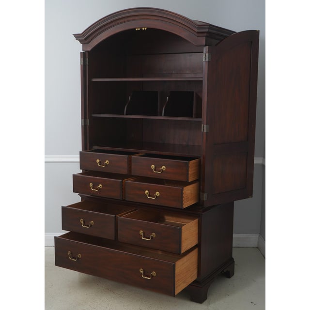Traditional Henkel Harris Model #165 Mahogany Dome Top Armoire Cabinet For Sale - Image 3 of 18