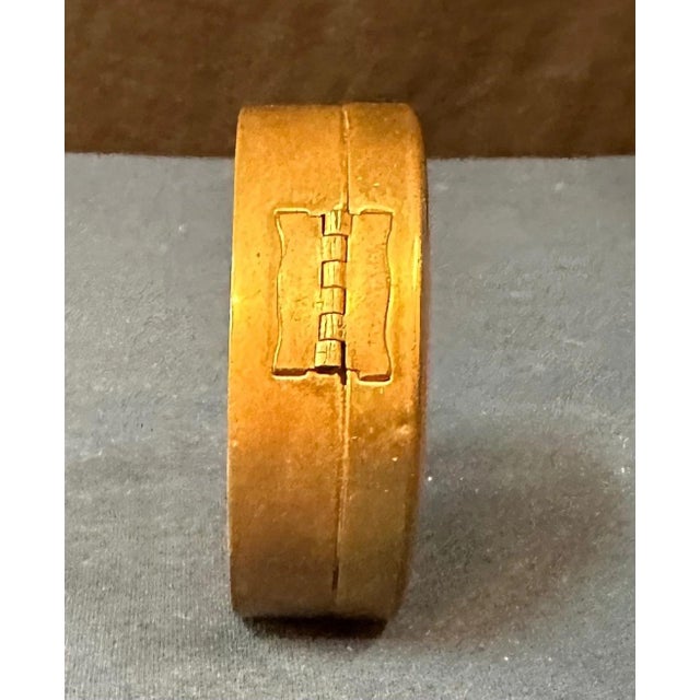 1920s Houbigant Brass/Enamel Ladies Compact For Sale In New York - Image 6 of 6