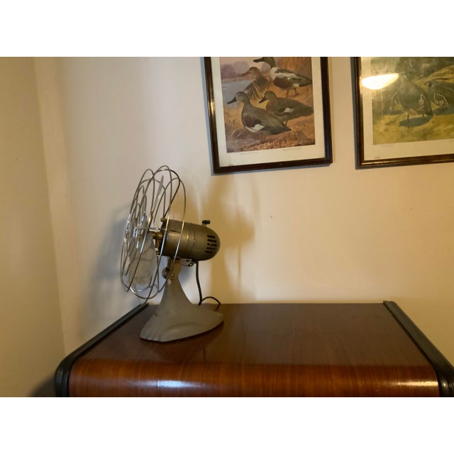 1940s 1940s Industrial Manning-Bowman Model 51 Oscillating Desk Electric Fan For Sale - Image 5 of 11