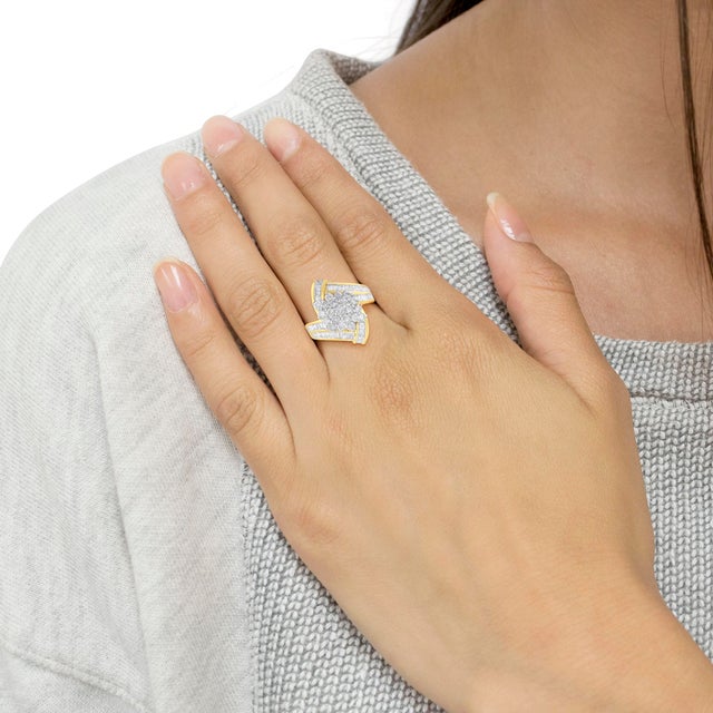 10K Yellow Gold Round and Baguette Diamond Crossover Cluster Ring (3 Cttw, I-J Color, I1-I2 Clarity) - Size 7-1/2 For Sale In New York - Image 6 of 7