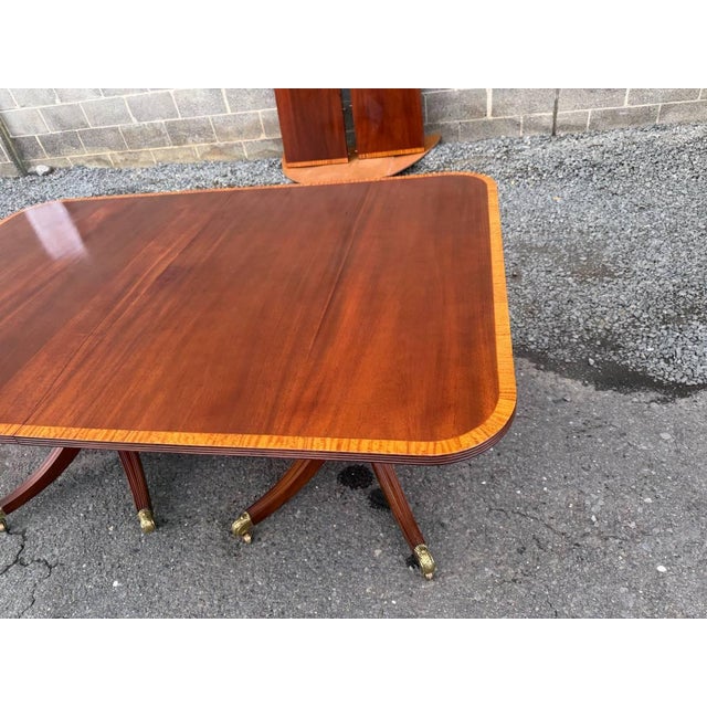 English Vintage Regency Style Cross Banded Mahogany Dining Table With 2 Leaves by Biggs Furnture For Sale - Image 3 of 18