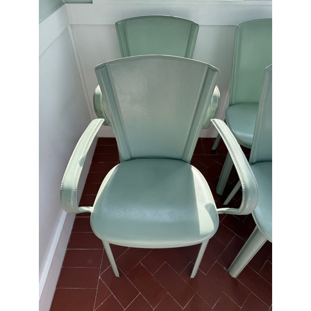 1990s Contemporary Style Glass Table With Six Arper Italy Leather Chairs - Set of 7 For Sale In Portland, ME - Image 6 of 9