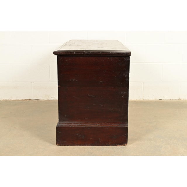R. J. Horner Style Antique Italian Renaissance Revival Carved Walnut Blanket Chest, Circa 1880s For Sale - Image 10 of 13