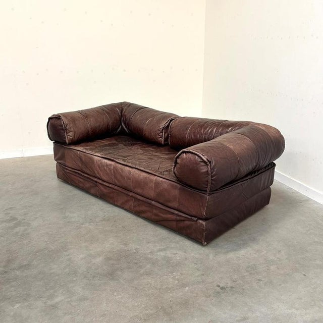 Remarks: German mid century leather sofa / daybed, 1970s. Sofa is in vey good vintage condition. Measurements: Height: ca....