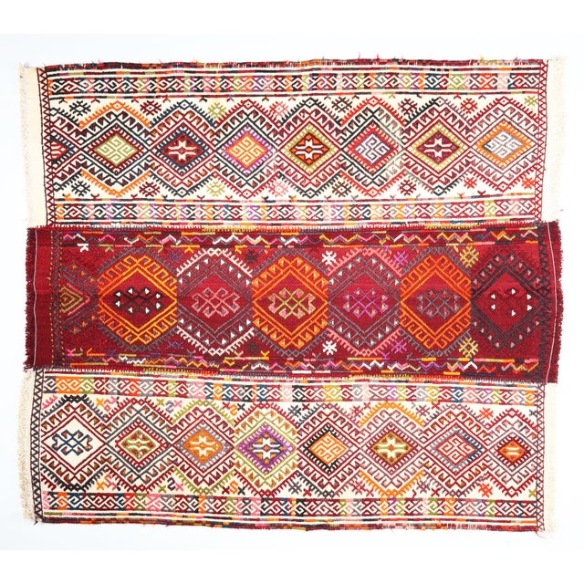 Vintage Fine-Work Cicim Kilim with Diamond Motifs – Handwoven Anatolian Tribal Textile This exquisite vintage Cicim kilim...