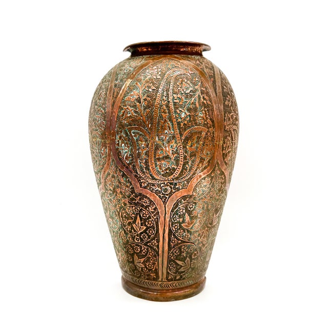Chapman Manufacturing Company Vintage Embossed Copper Wall Pocket Vase — Persian / Moorish / Bohemian For Sale - Image 4 of 14