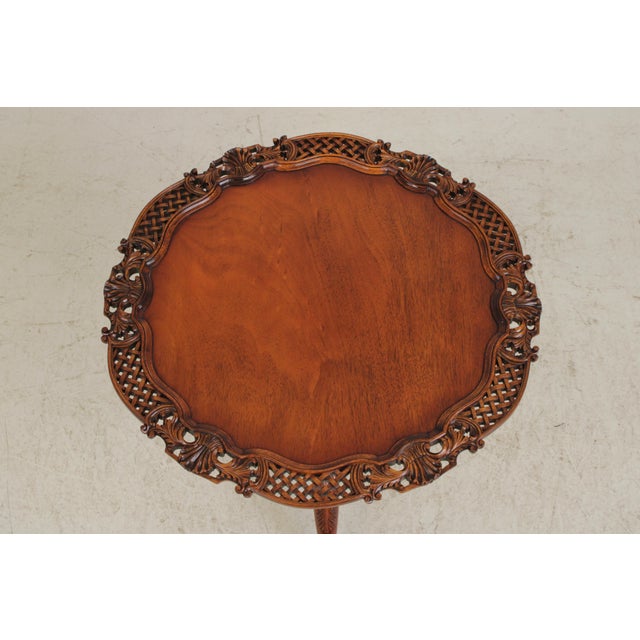 English Vintage Revolving Mahogany Pie Crust Tilt Top Table For Sale In Philadelphia - Image 6 of 18