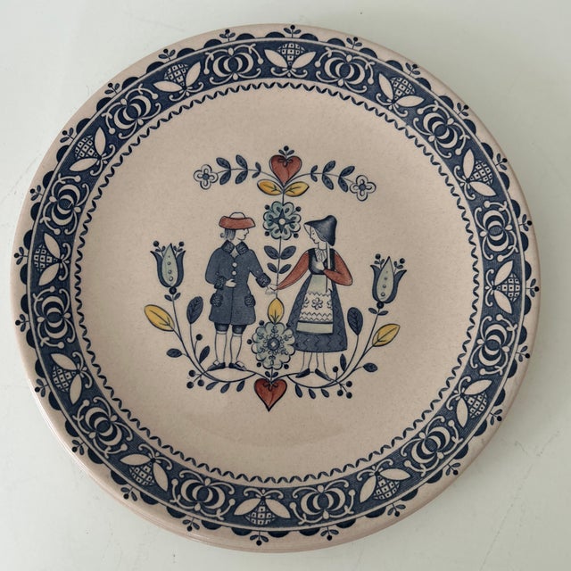 English 1970s English Traditional Johnson Brothers Staffordshire Hearts and Flowers - Set of 6 For Sale - Image 3 of 6