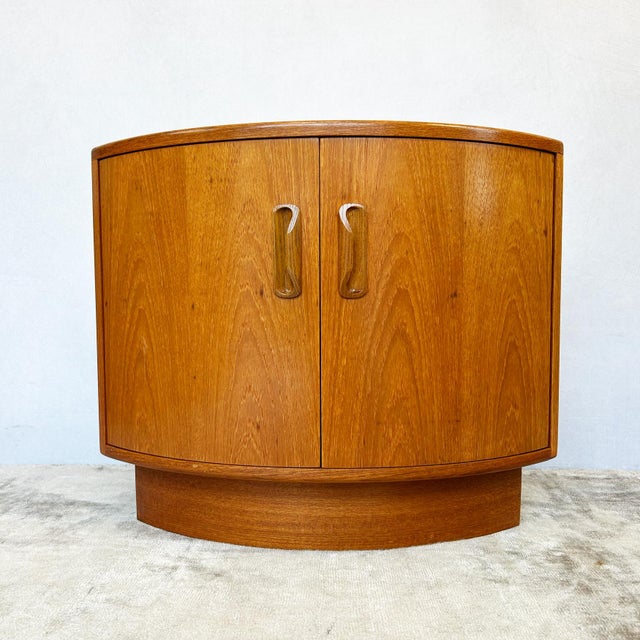 Brown Mid-Century Fresco Corner Cabinet from G-Plan, 1970s For Sale - Image 8 of 8