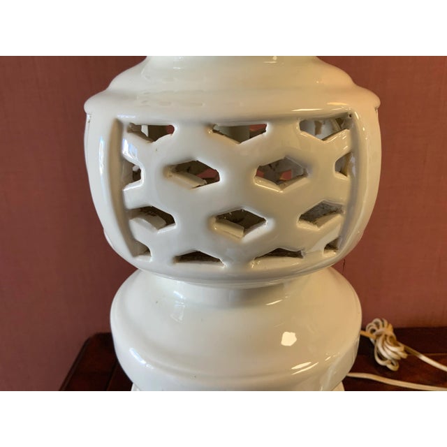 Late 20th Century Pair of Ceramic Pagoda Lamps For Sale In New York - Image 6 of 15