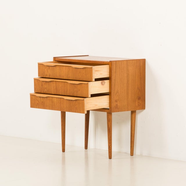 1960s Small Mid-Century Modern Danish Teak Dresser, 1960s For Sale - Image 5 of 10