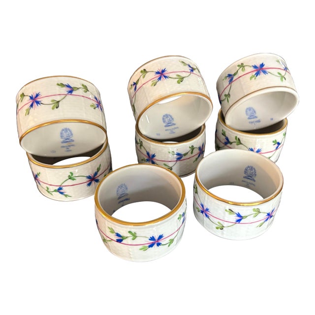 Late 20th Century Set of 8 Herend Porcelain Napkin Rings in Blue Garland Pattern For Sale