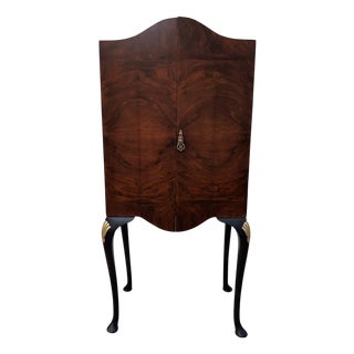 Vintage Queen Anne Style Drinks Cabinet in Walnut, 1930s For Sale