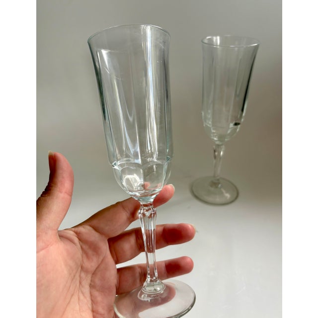 Vintage Arcoroc Fluted Champagne Glasses – Arcade Bengale Pattern - Set of 2 For Sale - Image 4 of 9