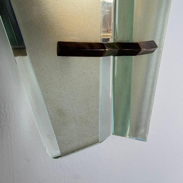 Vintage Model 1943 Wall Lights in Frosted and Bevelled Glass by Max Ingrand for Fontana Arte, 1950s, Set of 2 For Sale - Image 13 of 18