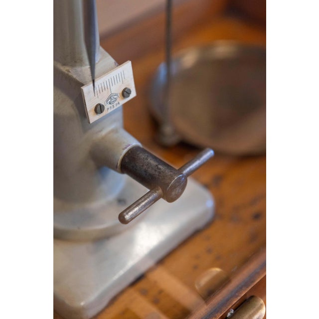 20th Century German Glass Case Scale For Sale - Image 18 of 18