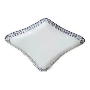 Antique Late 18th Century Wedgwood Creamware Diamond Shape Serving Dish With Wreath Garland Border