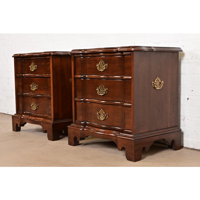 English Harden Furniture Georgian Solid Cherry Wood Three-Drawer Bedside Chests, Pair For Sale - Image 3 of 15