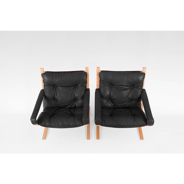 Ingmar Relling Vintage Siesta Chairs in Black Leather and Plywood by Ingmar Relling for Westnofa, 1960s, Set of 2 For Sale - Image 4 of 5