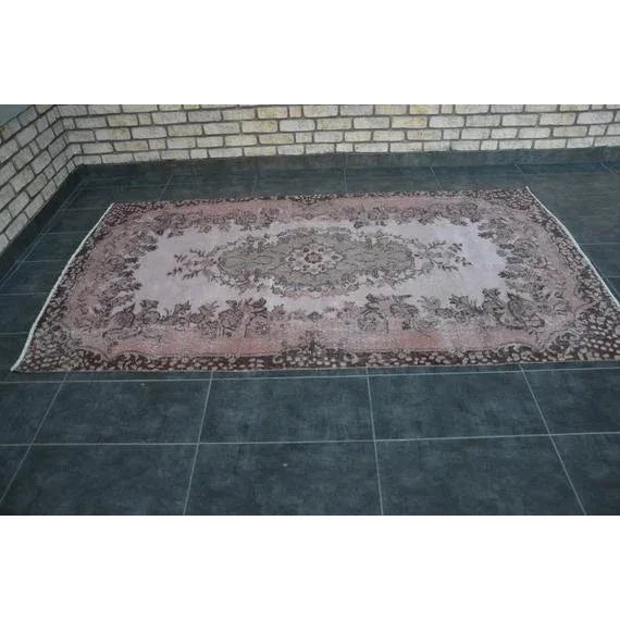 1960s Vintage Turkish Pale Pink Rug - 5′ × 8′9″ For Sale - Image 10 of 11