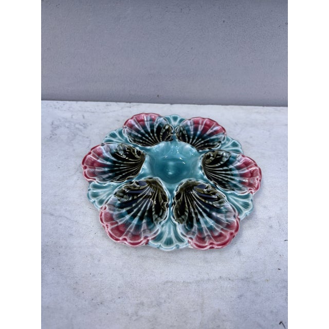 French Majolica blue, pink and grey oyster plate unsigned from Fives Lille, circa 1890.