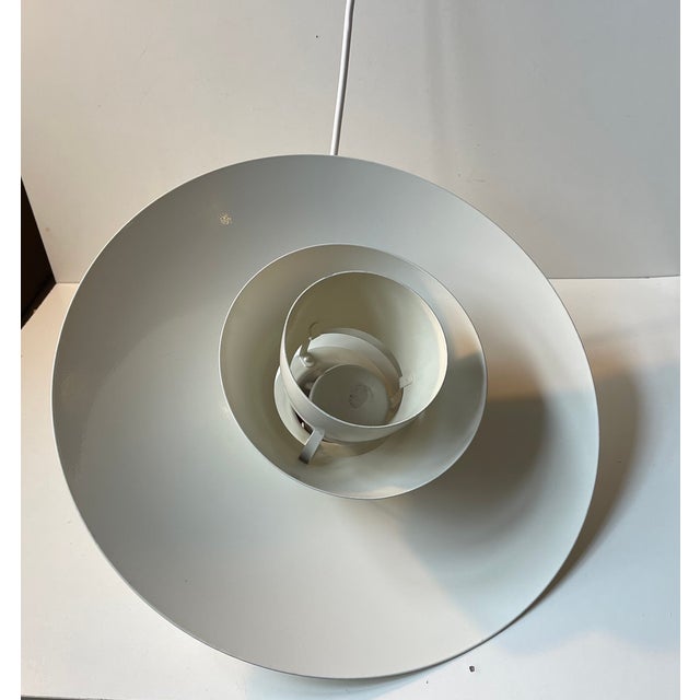 Vintage Cream White PH4 / 3 Pendant Lamp by Poul Henningsen for Louis Poulsen For Sale - Image 6 of 9
