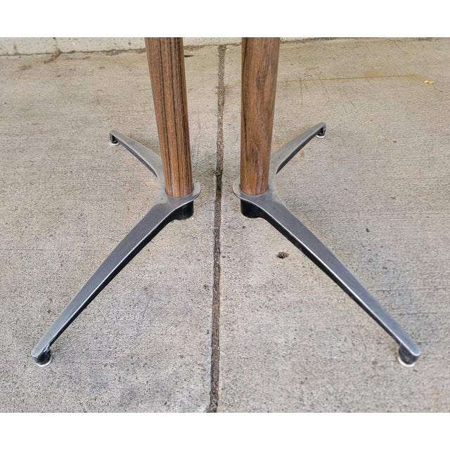 Space-Age Mid-Century Modern Dinette / Dinging Set by Virtue For Sale - Image 11 of 18