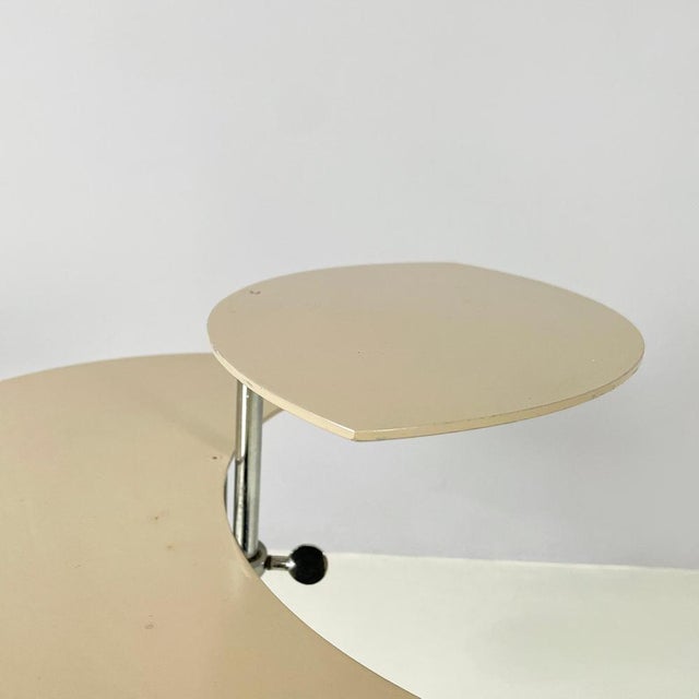 Italian Modern Round Gray and White Metal Coffee Table with Double Shelf, 1990s For Sale - Image 4 of 16