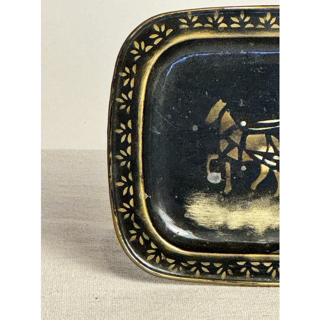 American 1900s Antique American Tole Small Tray For Sale - Image 3 of 4