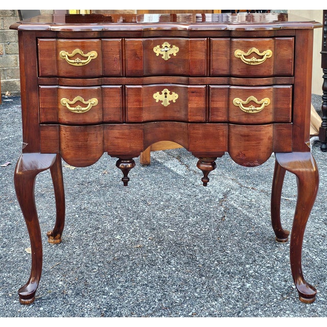 An Exceptional Thomasville Collector's Cherry collection Silver Anniversary Blockfront Lowboy Server in the Queen Anne...