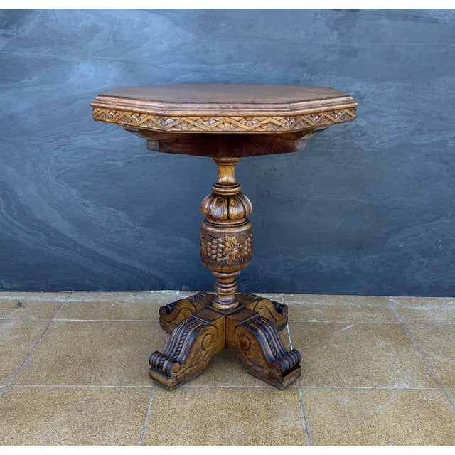 Renaissance Revival Carved Octagonal Pedestal Table, 1910 For Sale - Image 3 of 14