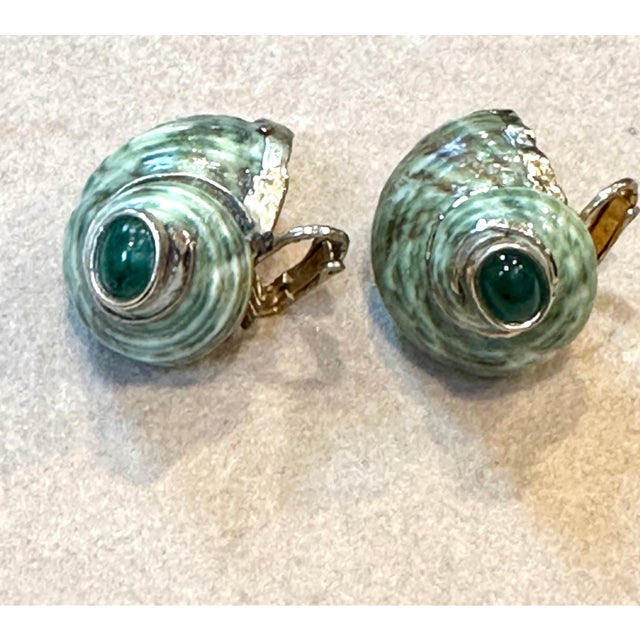 Vintage Turbo Shell Emerald Gold Earring Mother of Pearl Clip on Earring For Sale - Image 4 of 18