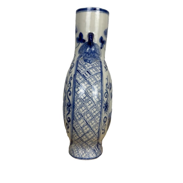 Chinese 1970s Chinese Blue White Double Handle Moon Flask Porcelain Vase 10.5" People Theme For Sale - Image 3 of 8