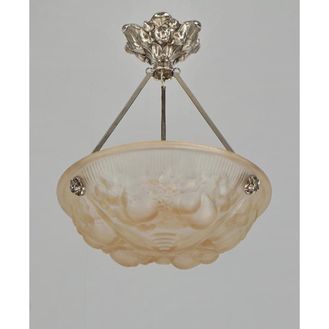French Muller Freres French Art Deco Pendant Chandelier 1920s - Peach Frosted Glass & Nickeled Bronze For Sale - Image 3 of 9