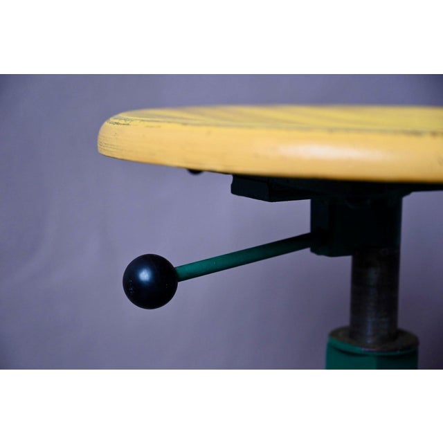 1960s Industrial Adjustable Workshop Stool in Green Metal and Yellow Wood, 1960s For Sale - Image 5 of 9