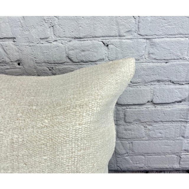 Turkish 20 x 20 Hemp Pillow Turkish Cushion Natural Grayish White Pillow Cushion Cover For Sale - Image 3 of 4