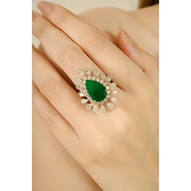 Contemporary 4.62 Ct Pear Cut Emerald Diamond Cocktail Ring Size 5.5 in 18k Solid Gold For Sale - Image 3 of 12