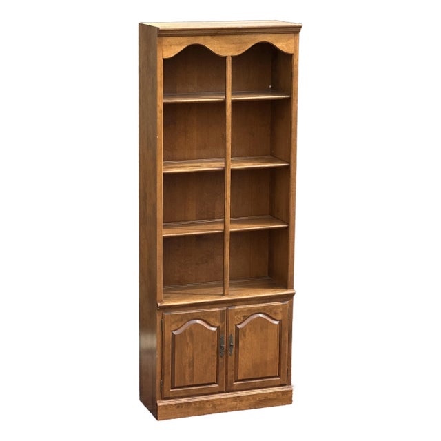 Ethen Allen Heirloom Maple Tall Bookcase With Cabinet 10-9026 For Sale