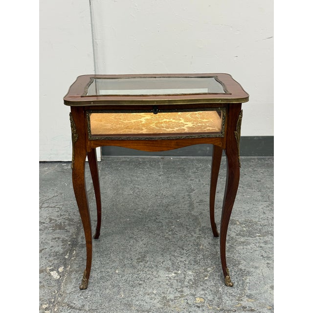 French Louis XV Style Glass Top Vitrine Display Table, Vintage For Sale - Image 3 of 12